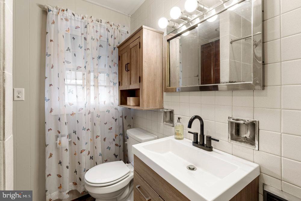 367 Bridge Valley Road Pequea, PA 17565 - Photo 32 of 51 a bathroom with a sink toilet and shower