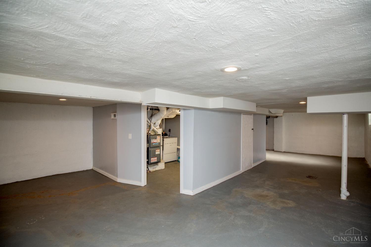 5119 Camargo Road Cincinnati, OH 45227 - Photo 27 of 34 Gallery Image 27