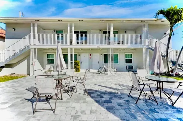 $2,200 | 906 North Riverside Drive, Unit 19, Pompano Beach, FL 33062