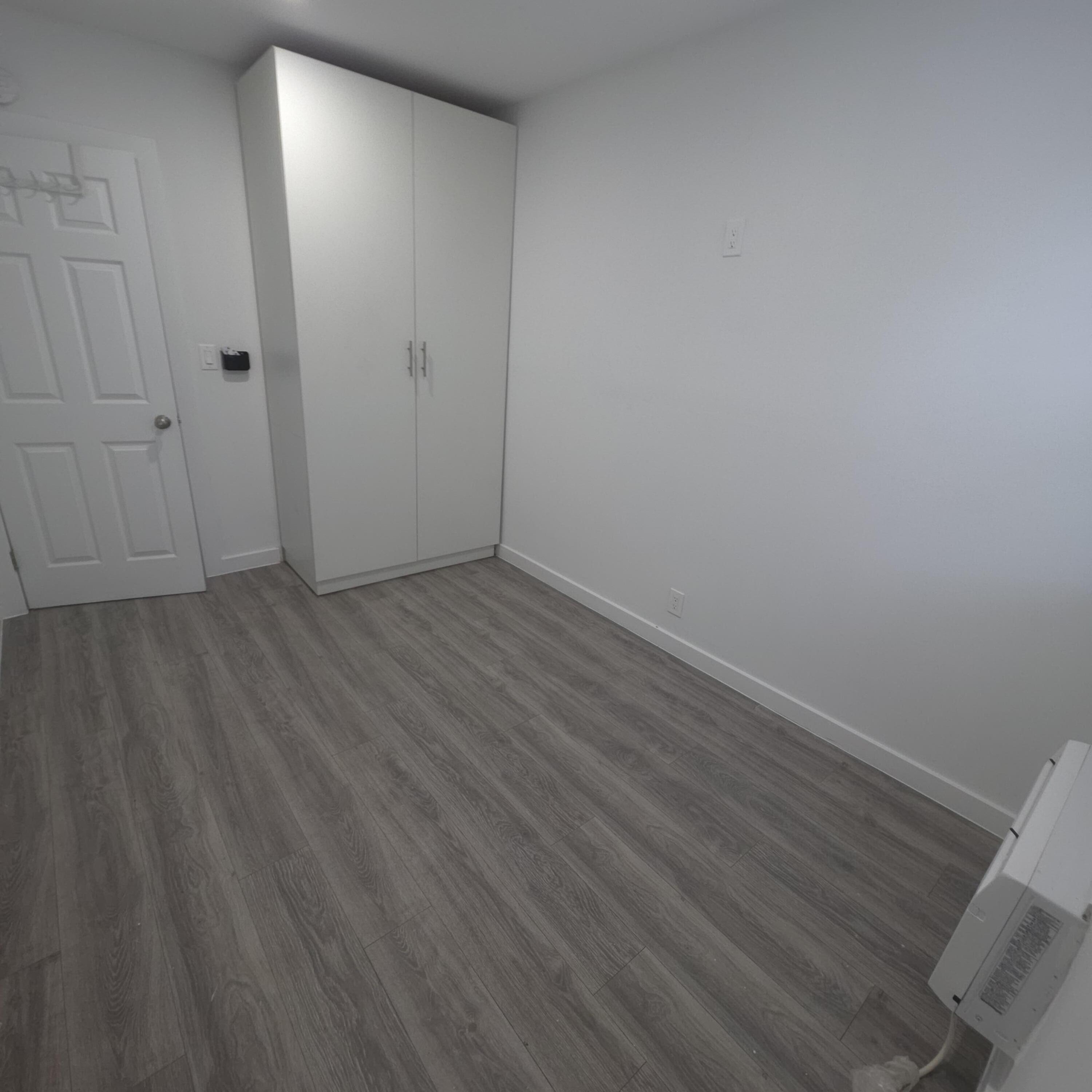 906 North Riverside Drive, Unit 19 Pompano Beach, FL 33062 - Photo 11 of 20 Bedroom 1