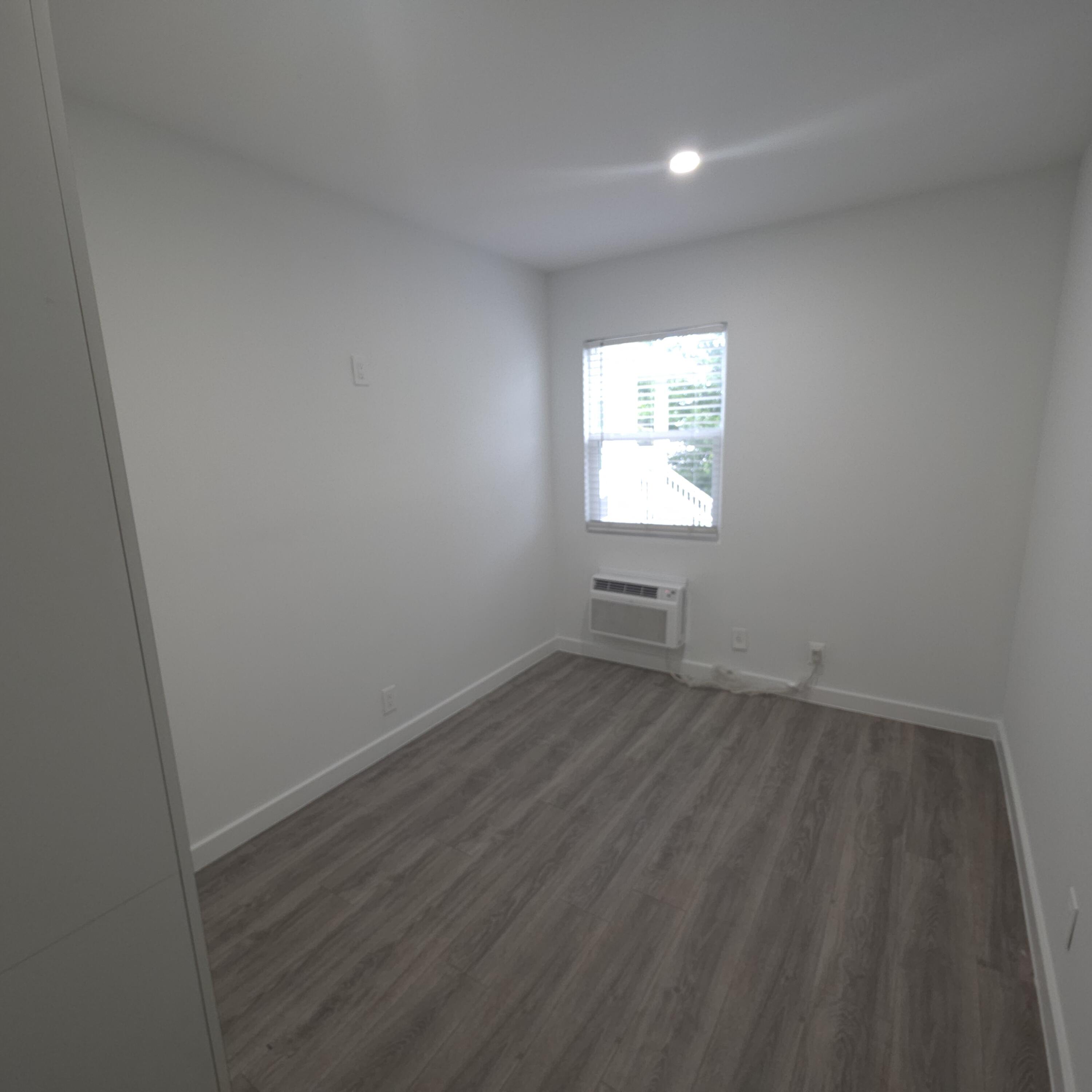 906 North Riverside Drive, Unit 19 Pompano Beach, FL 33062 - Photo 12 of 20 Cozy bedroom Angle 2