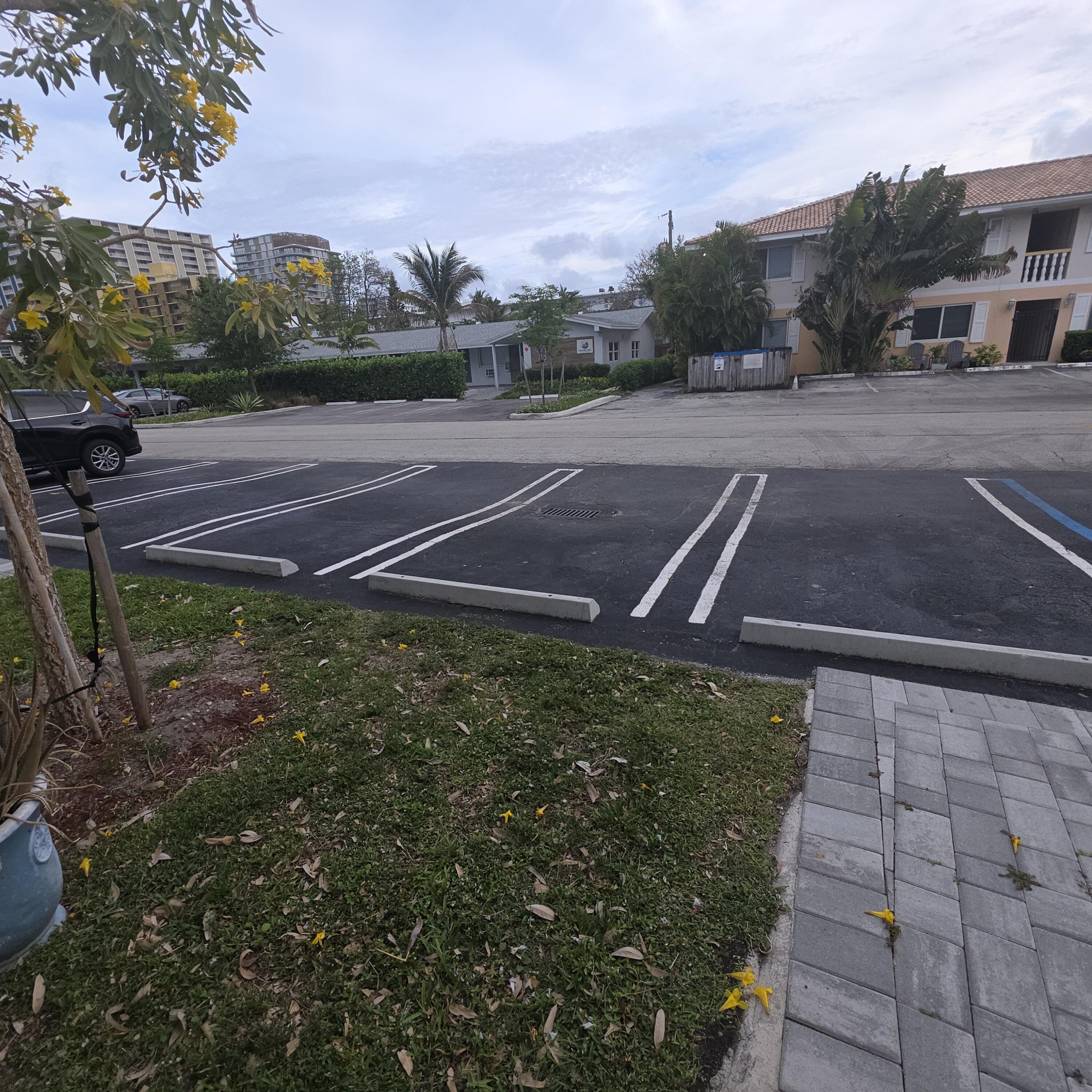 906 North Riverside Drive, Unit 19 Pompano Beach, FL 33062 - Photo 16 of 20 Parking