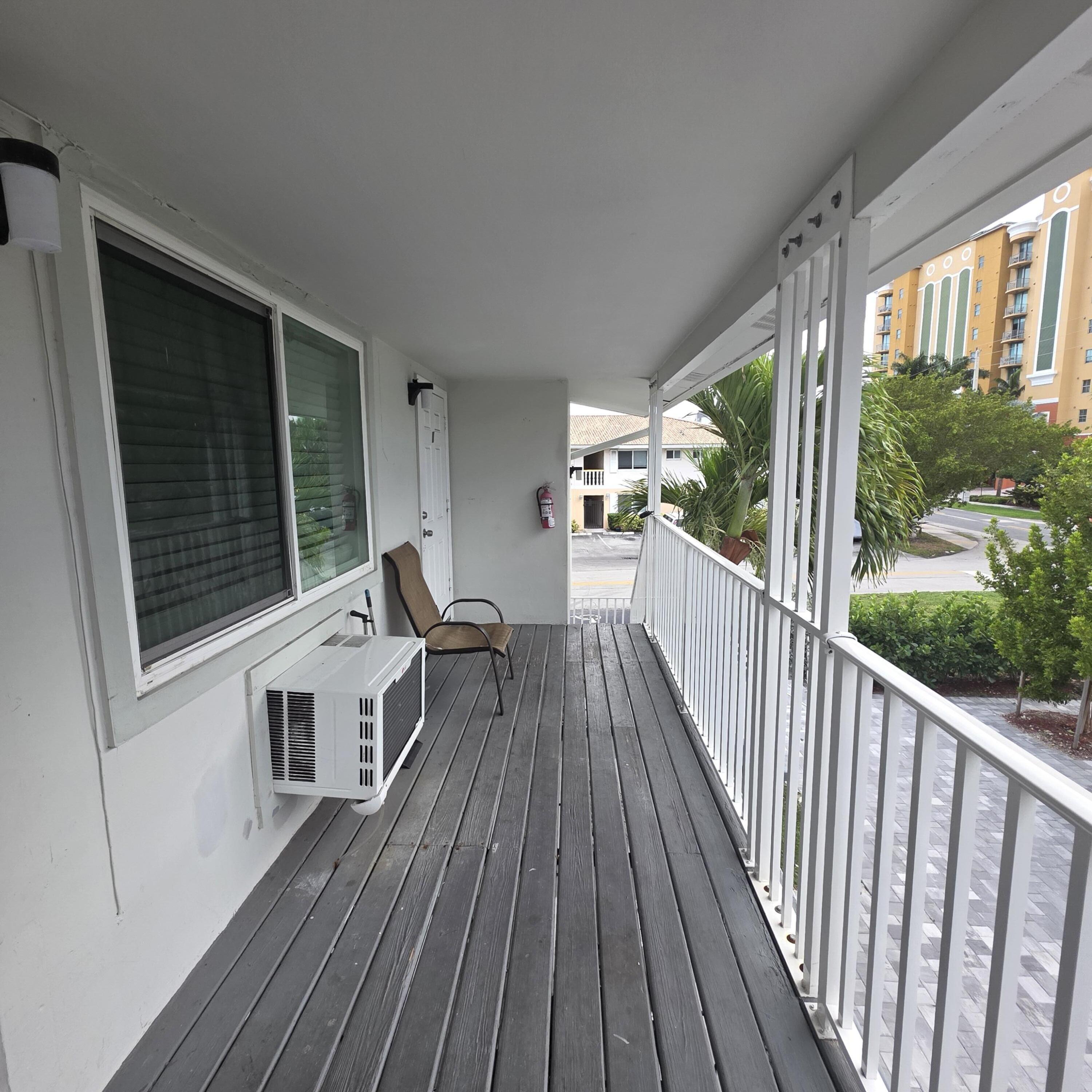 906 North Riverside Drive, Unit 19 Pompano Beach, FL 33062 - Photo 2 of 20 Patio