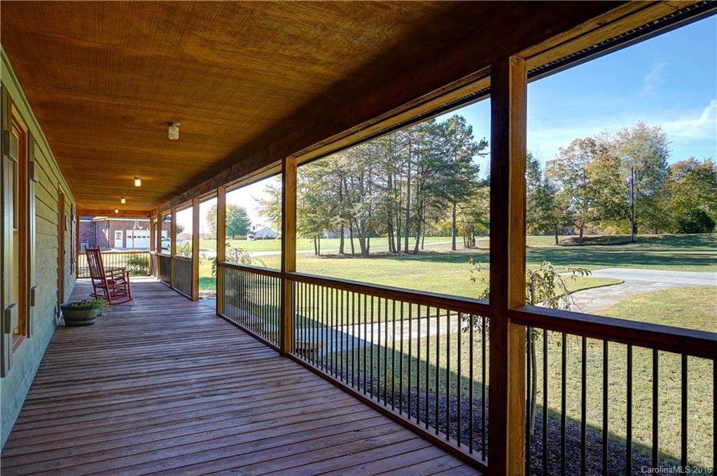 207 Wiggins Road Mooresville, NC 28115 - Photo 2 of 24 Gallery Image 2