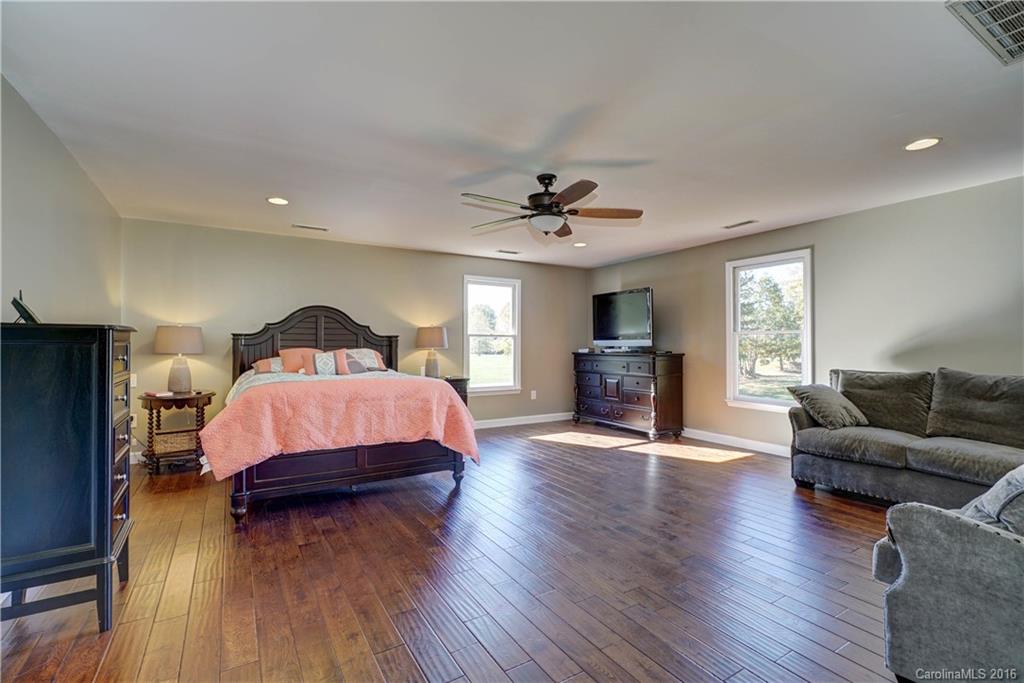 207 Wiggins Road Mooresville, NC 28115 - Photo 9 of 24 Gallery Image 9