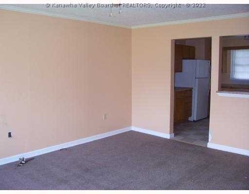 1 Hoskins Road London, WV 25126 - Photo 2 of 6 Interior Space/Layout.