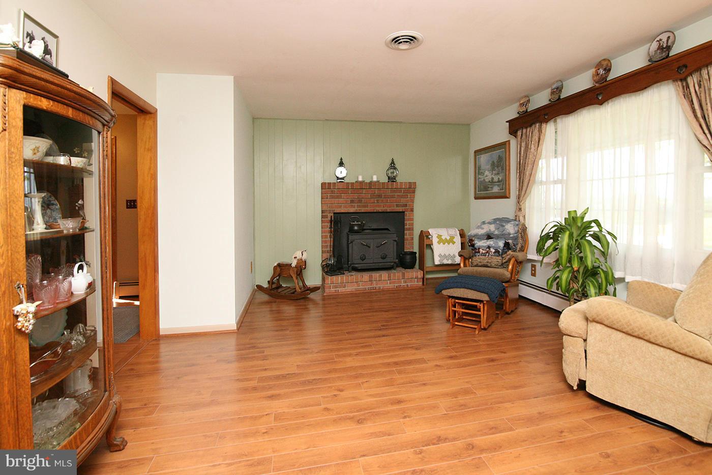 4520 Maple Grove Road Hampstead, MD 21074 - Photo 4 of 29 Living Room