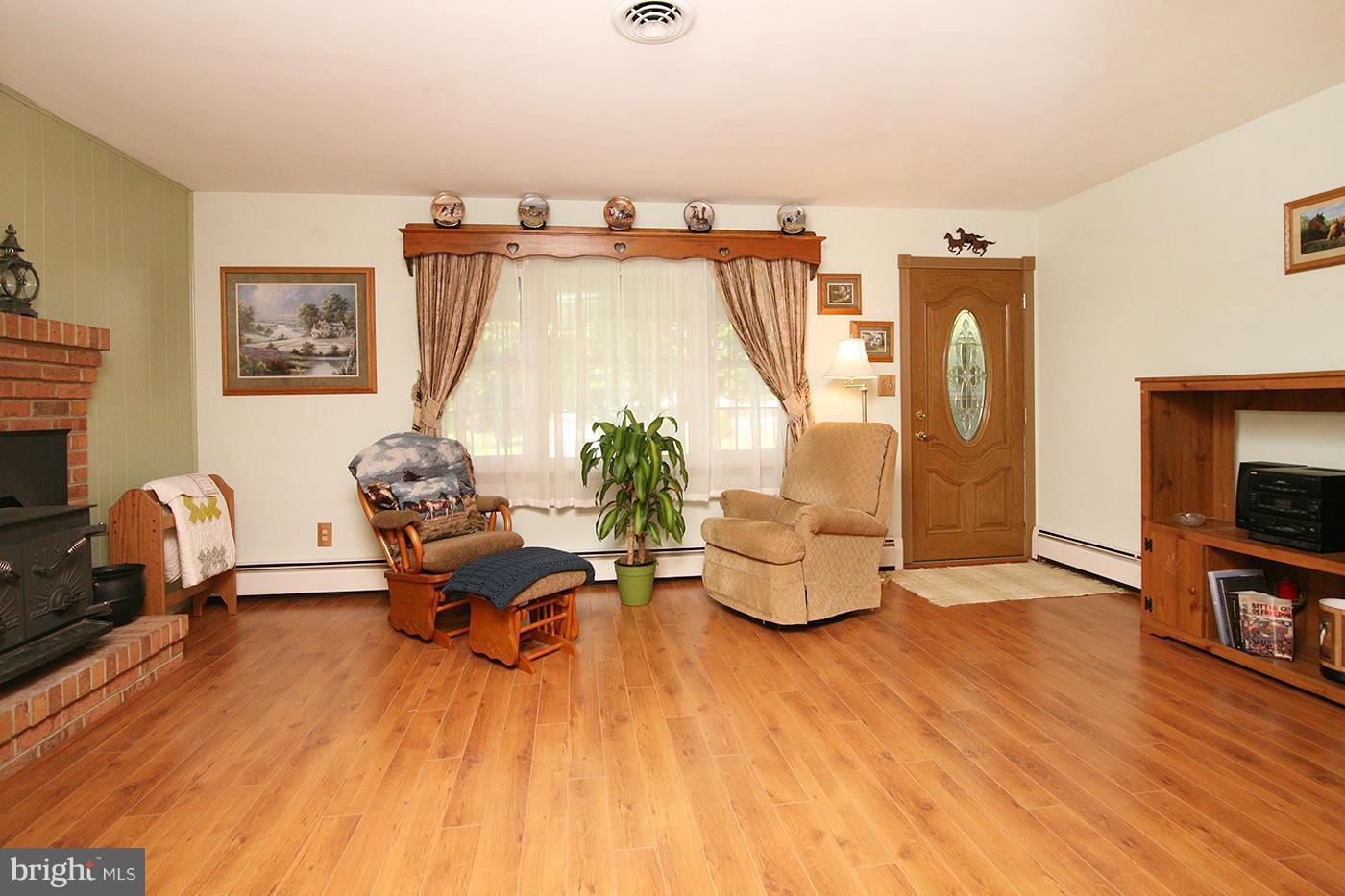 4520 Maple Grove Road Hampstead, MD 21074 - Photo 5 of 29 Living Room