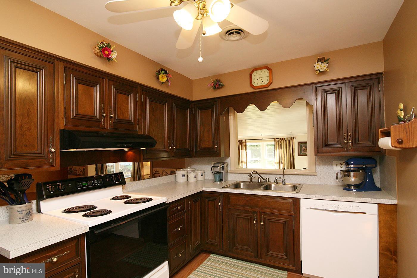 4520 Maple Grove Road Hampstead, MD 21074 - Photo 8 of 29 Kitchen
