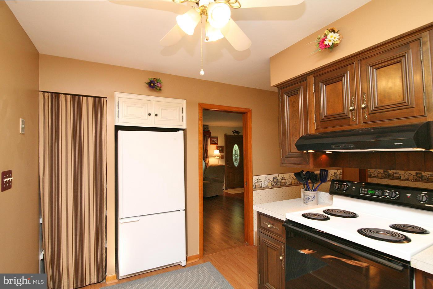 4520 Maple Grove Road Hampstead, MD 21074 - Photo 10 of 29 Kitchen