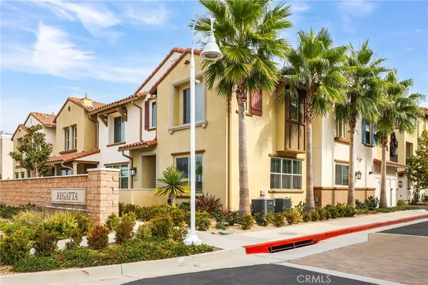 $1,300,000 | 19109 Azul Lane, Huntington Beach, CA 92648