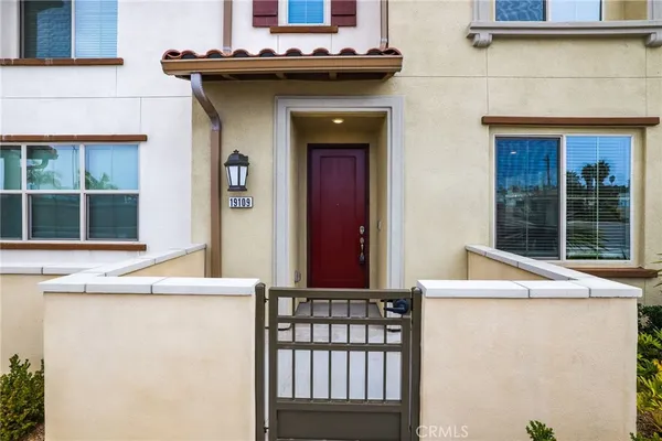 $1,300,000 | 19109 Azul Lane, Huntington Beach, CA 92648