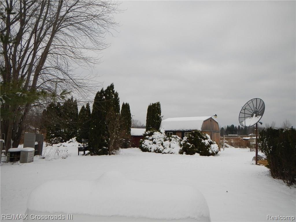 6760 Oakville Waltz Road Carleton, MI 48117 - Photo 12 of 12 DSCN4605.JPG