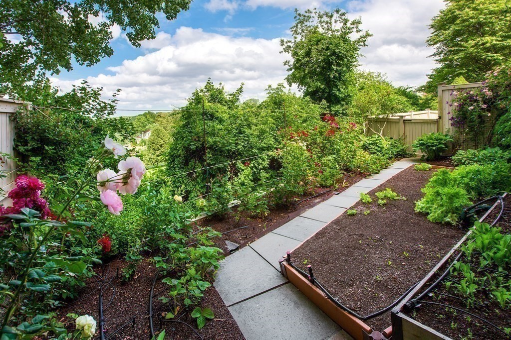 75 Algonquin Road, Unit 75 Newton, MA 02467 - Photo 18 of 24 Gallery Image 18