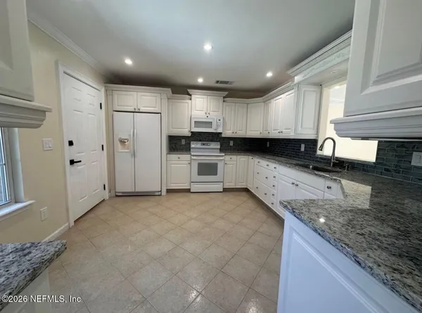 $2,700 | 12558 Glamdring Court, Jacksonville, FL 32225