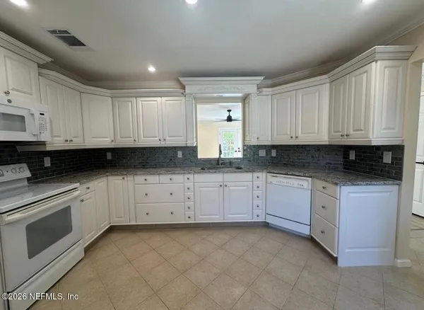 $2,700 | 12558 Glamdring Court, Jacksonville, FL 32225