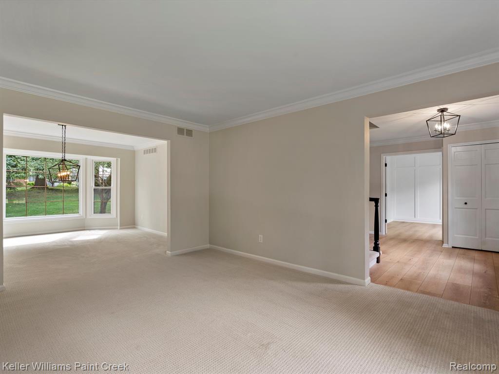 319 Lake Forest Road Rochester Hills, MI 48309 - Photo 19 of 42