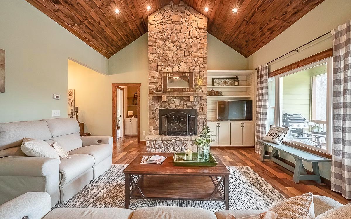 2630 Mountain Tops Road Blue Ridge, GA 30513 - Photo 2 of 4 Additional View
