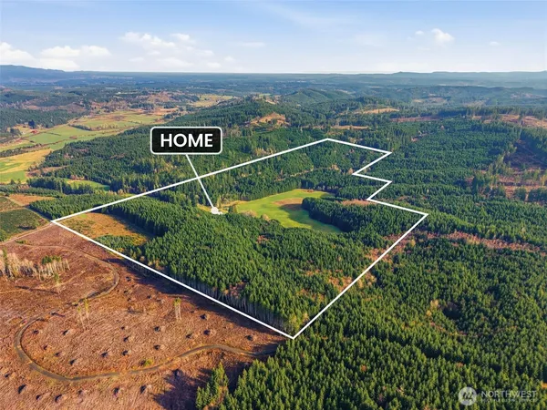 a view of a tennis court