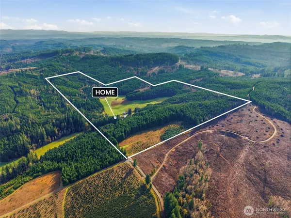 a view of a tennis court