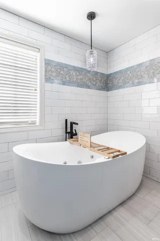 $469,900 | 8994 Calvin Circle, Newburgh, IN 47630