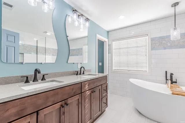 $469,900 | 8994 Calvin Circle, Newburgh, IN 47630