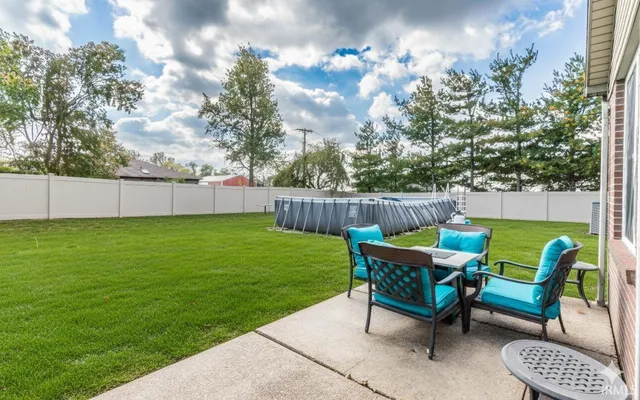 $469,900 | 8994 Calvin Circle, Newburgh, IN 47630