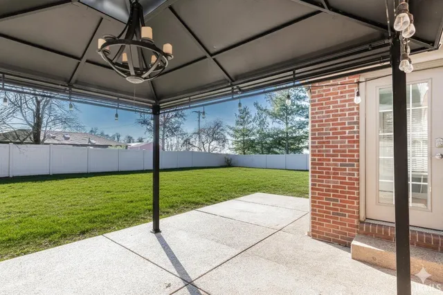 $469,900 | 8994 Calvin Circle, Newburgh, IN 47630