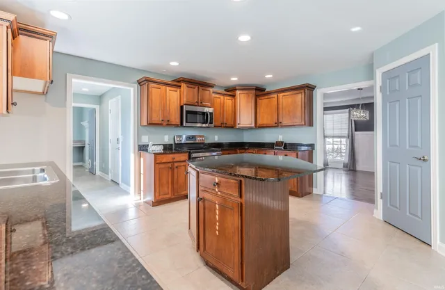 $469,900 | 8994 Calvin Circle, Newburgh, IN 47630