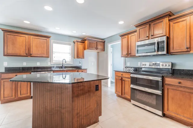 $469,900 | 8994 Calvin Circle, Newburgh, IN 47630