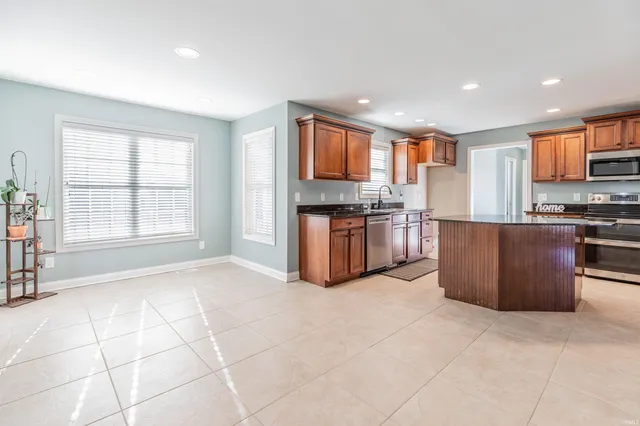 $469,900 | 8994 Calvin Circle, Newburgh, IN 47630