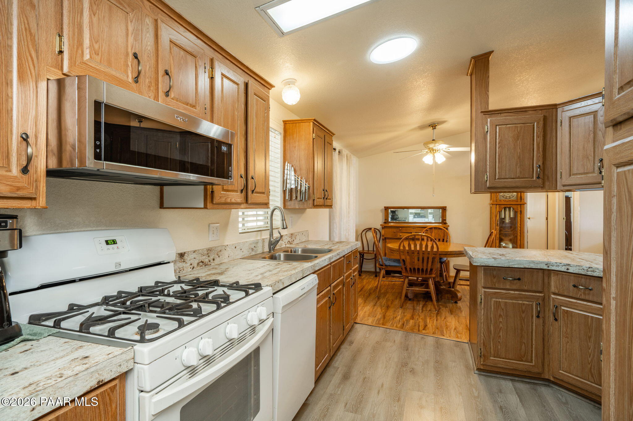 1099 North Swiss Road Dewey, AZ 86327 - Photo 9 of 32 Kitchen