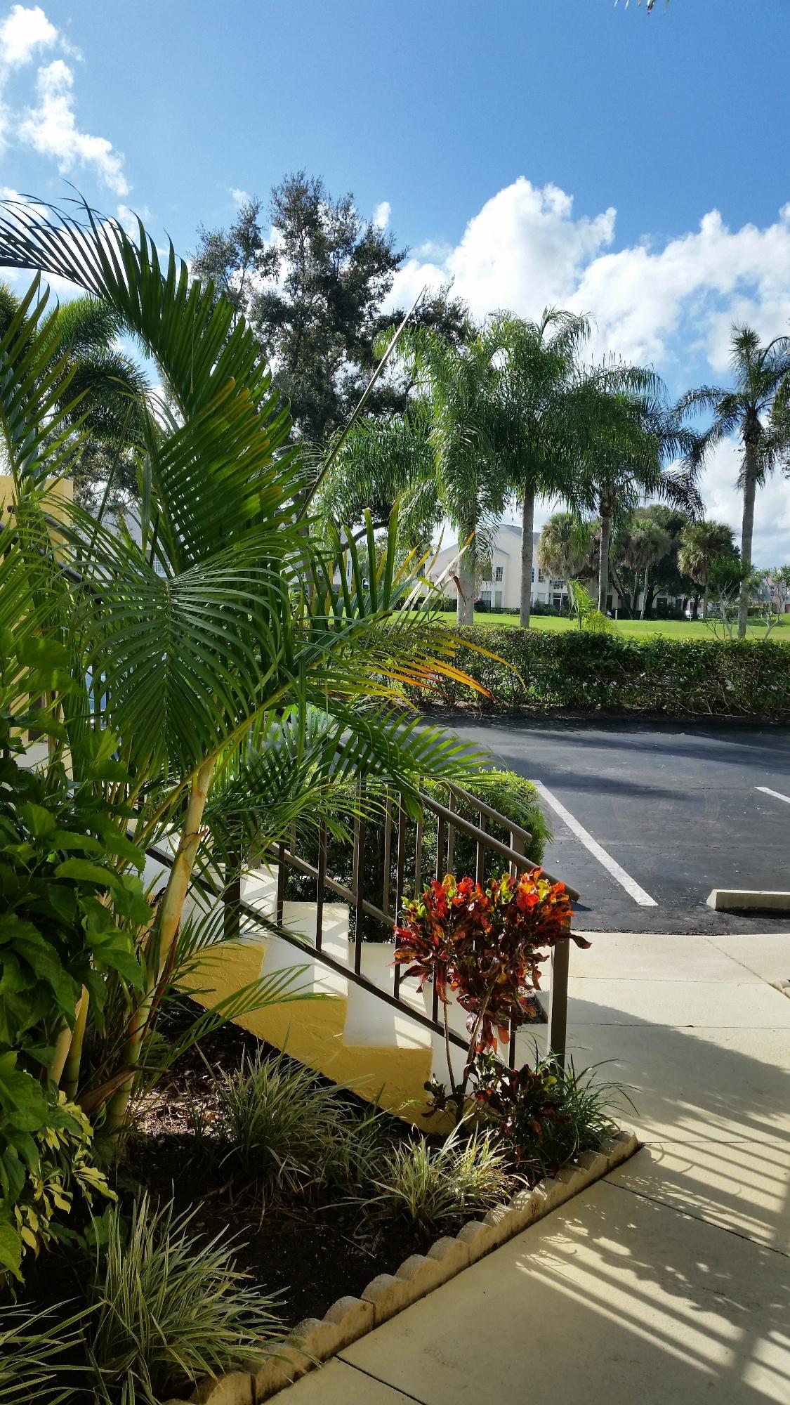 1001 Keystone Drive, Unit H Jupiter, FL 33458 - Photo 2 of 7 1001 Keystone Entrance2