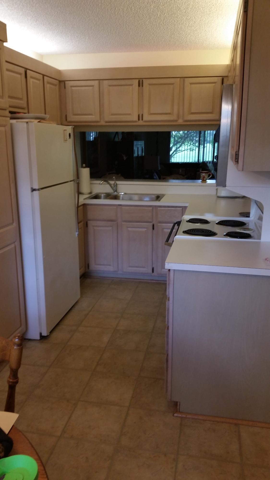 1001 Keystone Drive, Unit H Jupiter, FL 33458 - Photo 3 of 7 1001 Keystone Dr H Kitchen