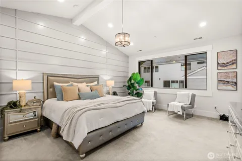 $5,200,000 | 10668 Southeast 32nd Street, Bellevue, WA 98004