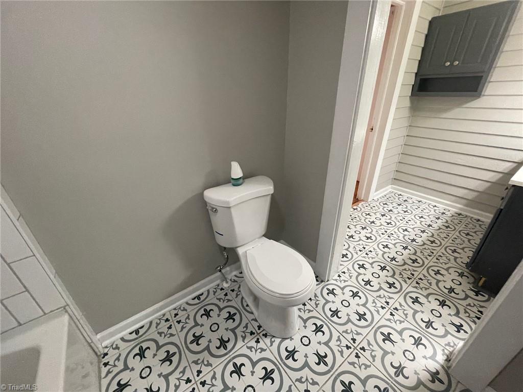 404 Cable Street High Point, NC 27260 - Photo 6 of 23 Gallery Image 6