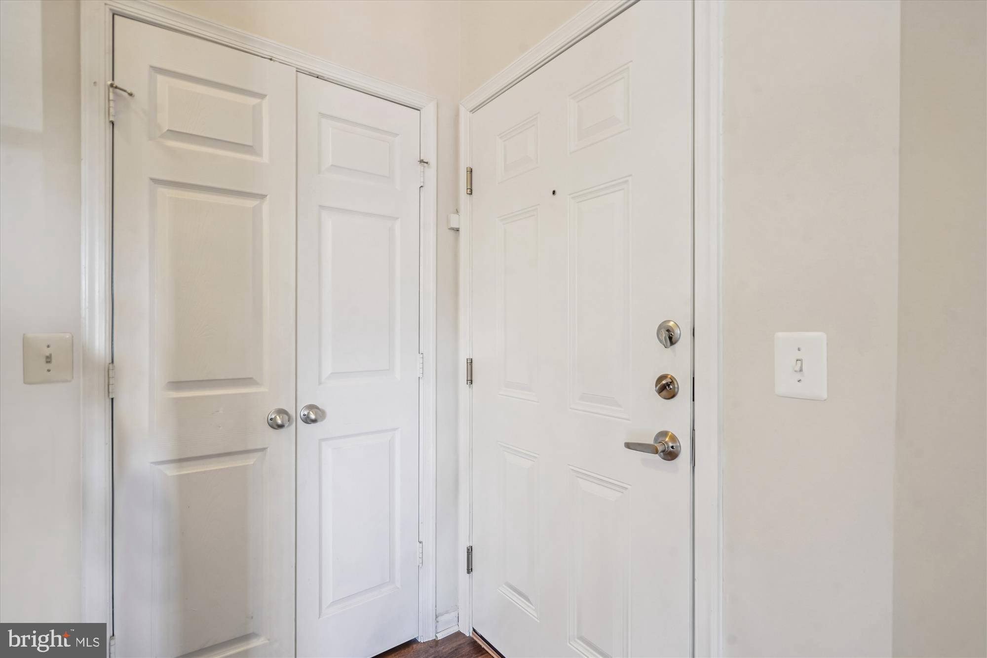 9490 Virginia Center Boulevard, Unit 130 Vienna, VA 22181 - Photo 3 of 57 Entry