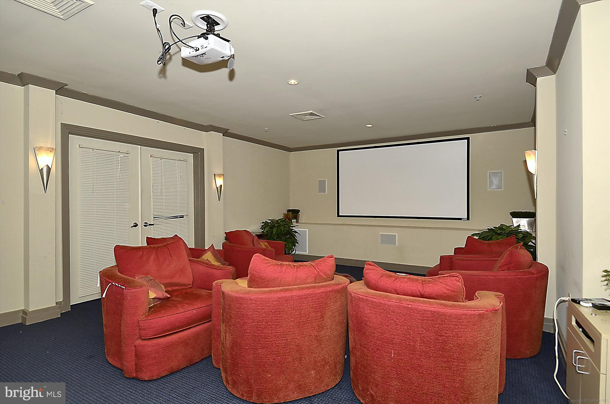 9490 Virginia Center Boulevard, Unit 130 Vienna, VA 22181 - Photo 45 of 57 a living room with furniture