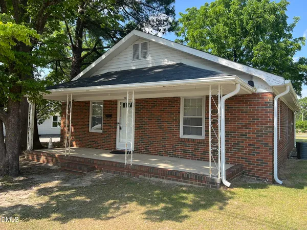 $1,650 | 918 Durham Street, Fuquay-Varina, NC 27526