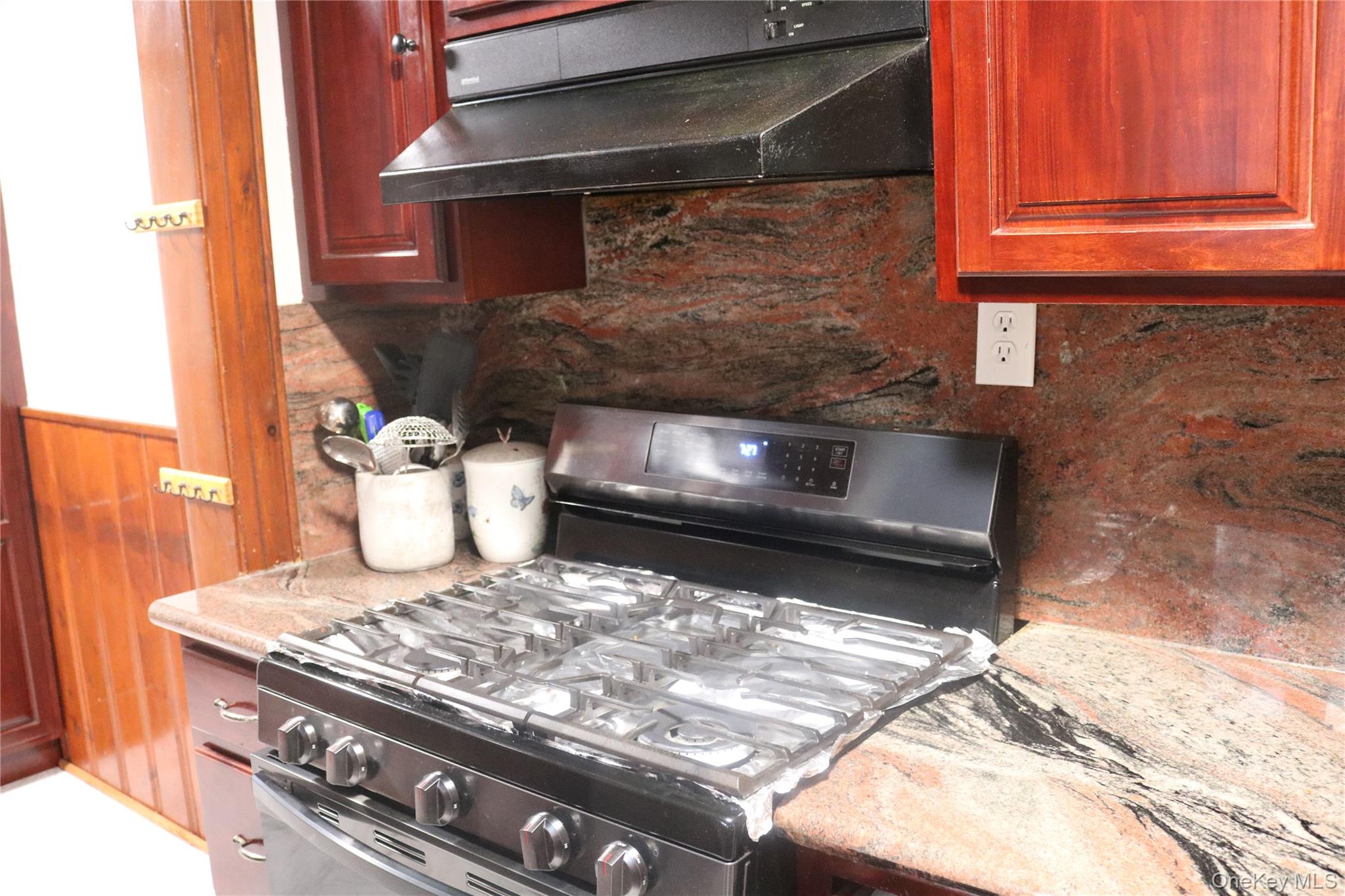 230-15 88th Avenue Queens, NY 11427 - Photo 10 of 29