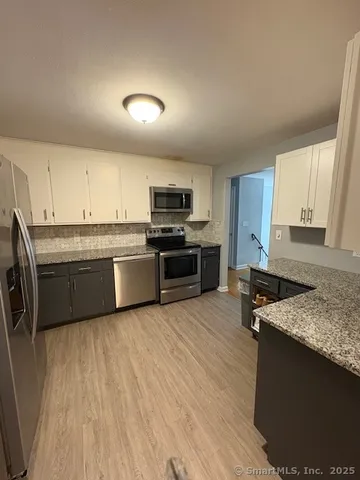 $3,200 | 26 Lamphere Road, Waterford, CT 06385