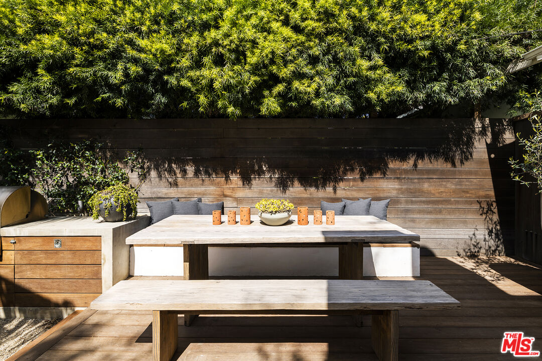 817 Crestmoore Place Venice, CA 90291 - Photo 12 of 22 a view of house with outdoor seating