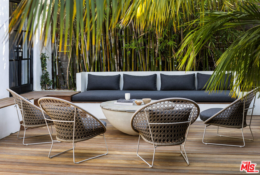 817 Crestmoore Place Venice, CA 90291 - Photo 15 of 22 a balcony with furniture and a potted plant