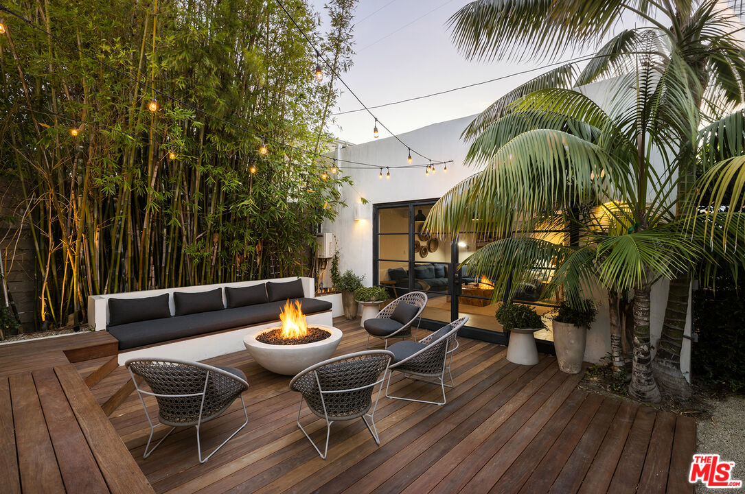 817 Crestmoore Place Venice, CA 90291 - Photo 22 of 22 a view of outdoor space yard and patio