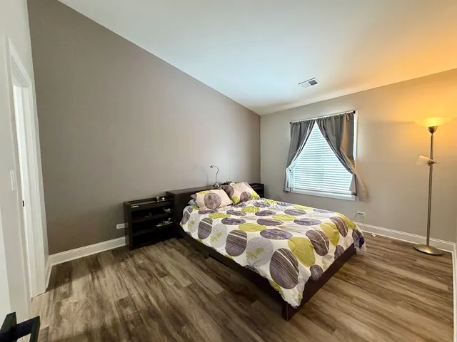 $274,900 | 1744 Chesapeake Lane, Unit 4, Schaumburg, IL 60193