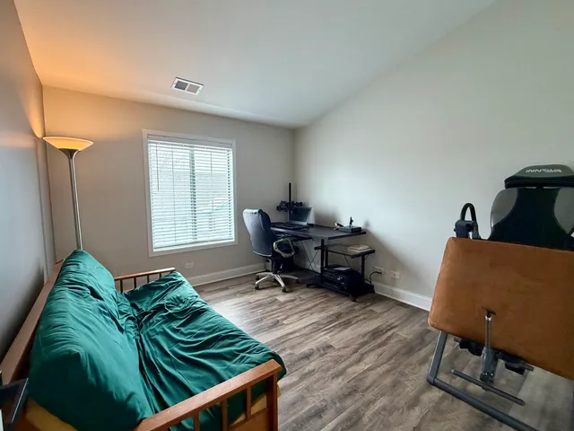 $274,900 | 1744 Chesapeake Lane, Unit 4, Schaumburg, IL 60193