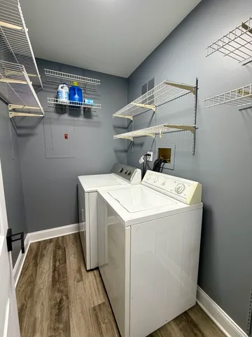 $274,900 | 1744 Chesapeake Lane, Unit 4, Schaumburg, IL 60193