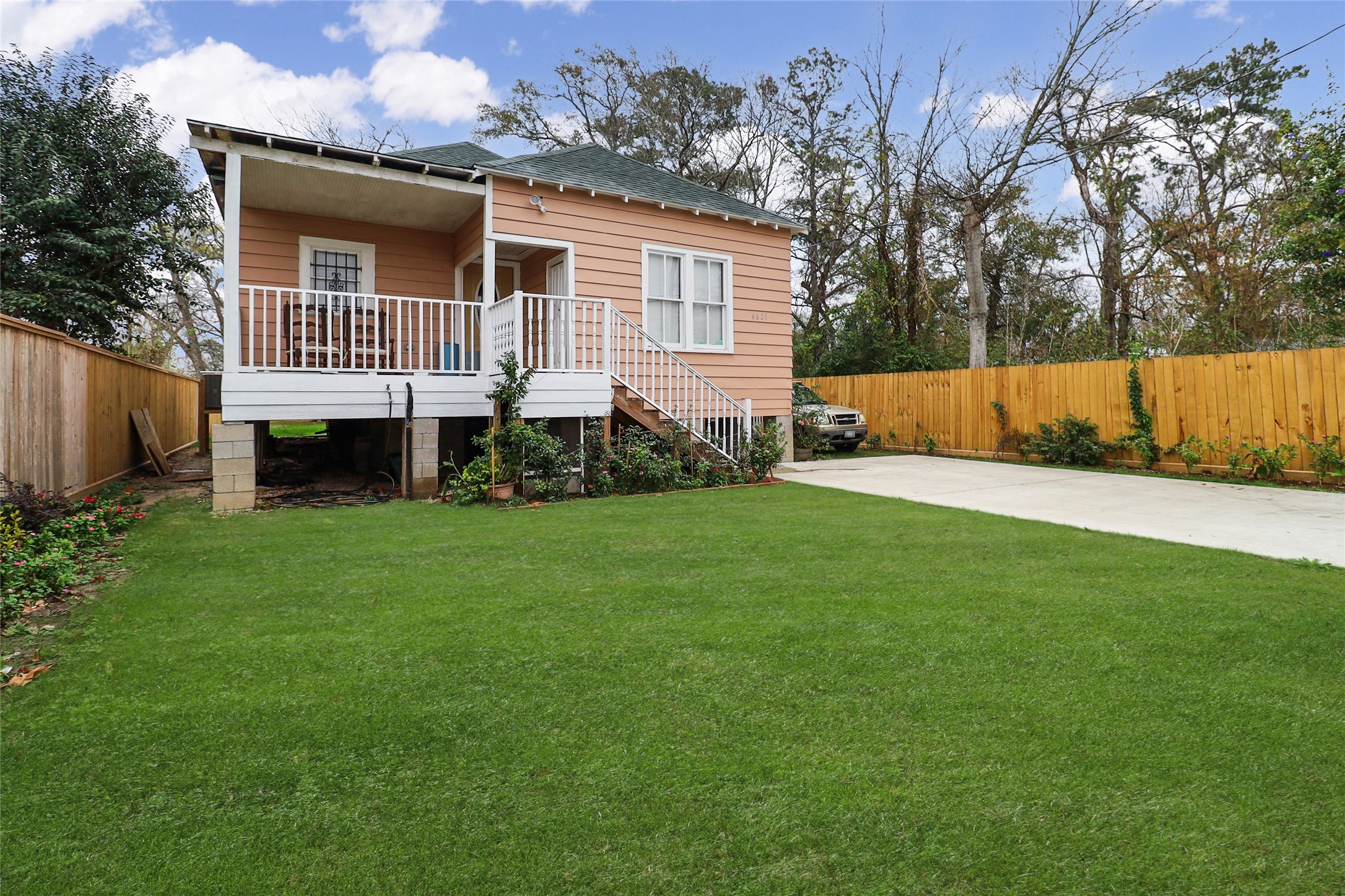 4621 Wiley Road Houston, TX 77093 - Photo 3 of 12