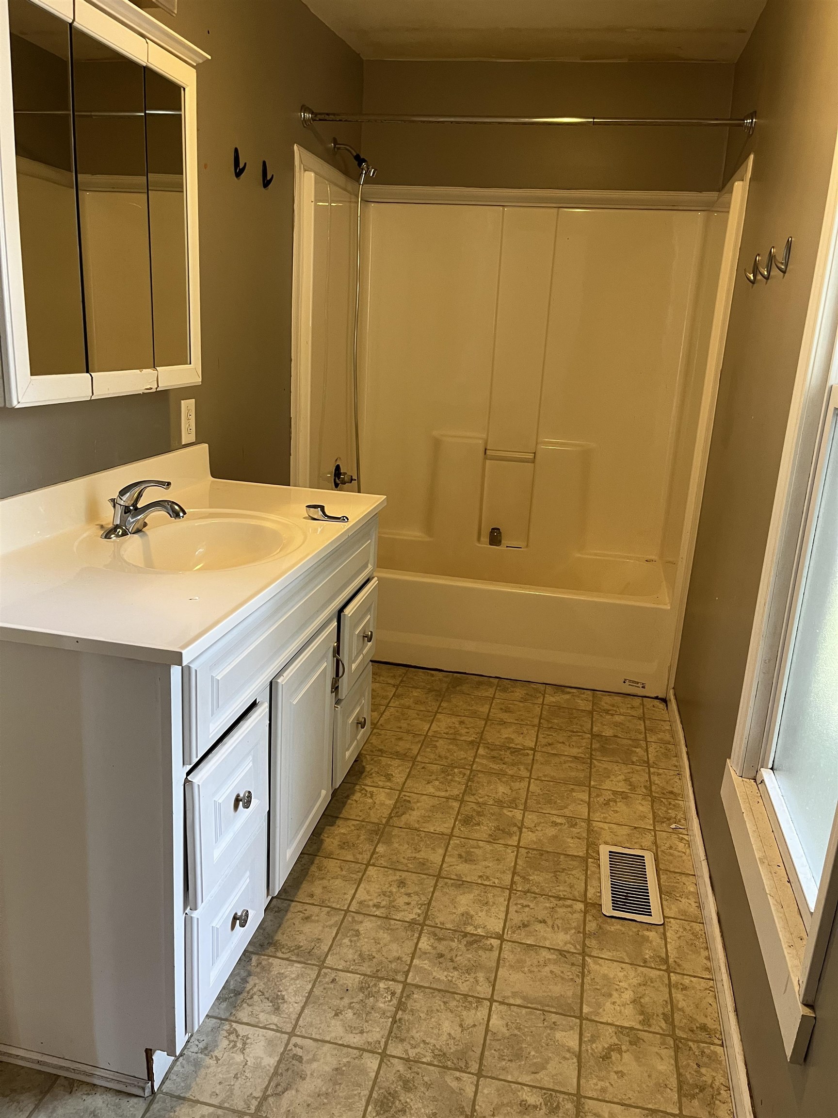 1106 Marsac Street Bay City, MI 48708 - Photo 27 of 40 Gallery Image 27