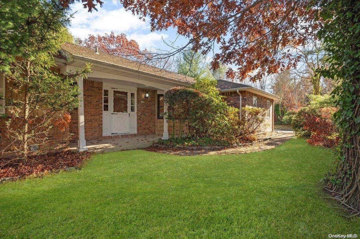 175 Laurel Lane Syosset, NY 11791 - Photo 1 of 1